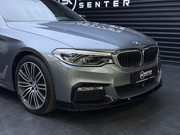 BMW 540i 3 of 30