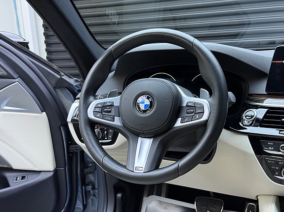 BMW 540i 18 of 30