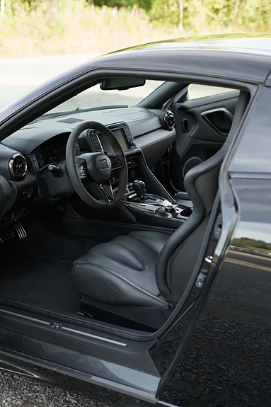 Nissan GT-R 15 of 30