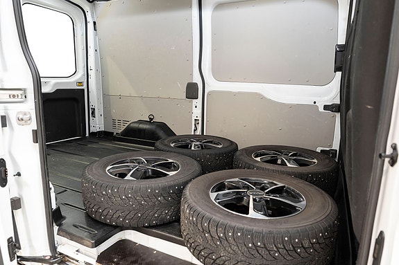 Ford Transit 24 of 26