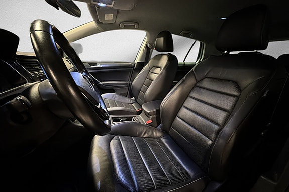 Volkswagen e-Golf VII 10 of 20