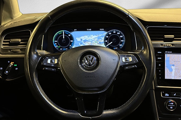 Volkswagen e-Golf VII 13 of 20