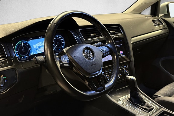 Volkswagen e-Golf VII 9 of 20