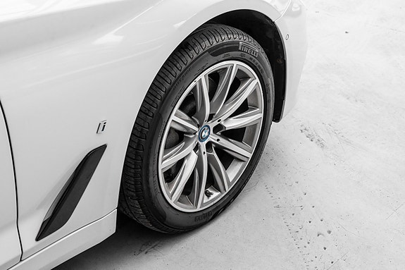 BMW 9 of 30