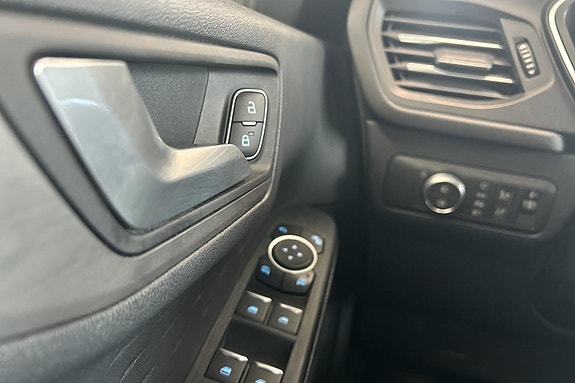 Ford Kuga 17 of 24