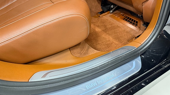 BMW 750i 29 of 30