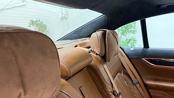 BMW 750i 25 of 30