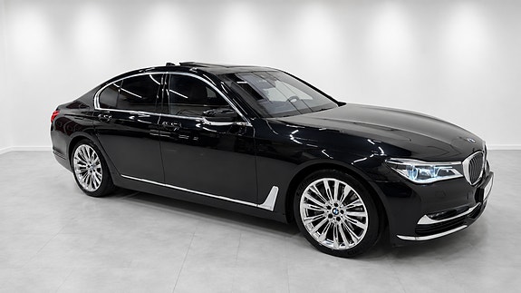 BMW 750i 6 of 30