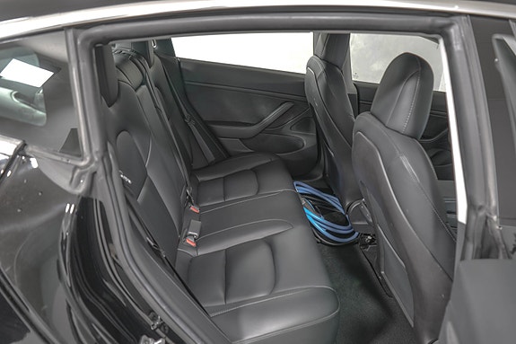 Tesla Model 3 9 of 22