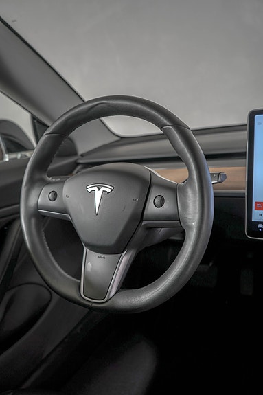 Tesla Model 3 14 of 22
