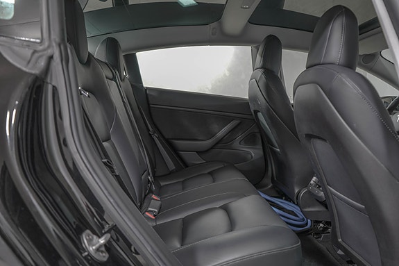 Tesla Model 3 8 of 22