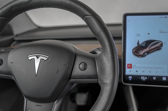 Tesla Model 3 15 of 22