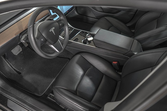 Tesla Model 3 11 of 22