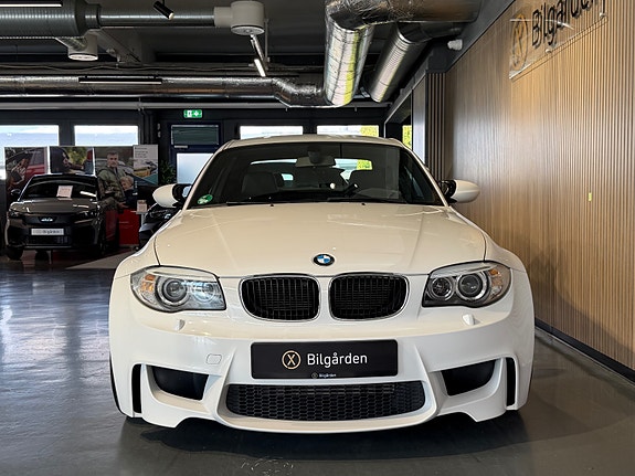 BMW 1M 8 of 29