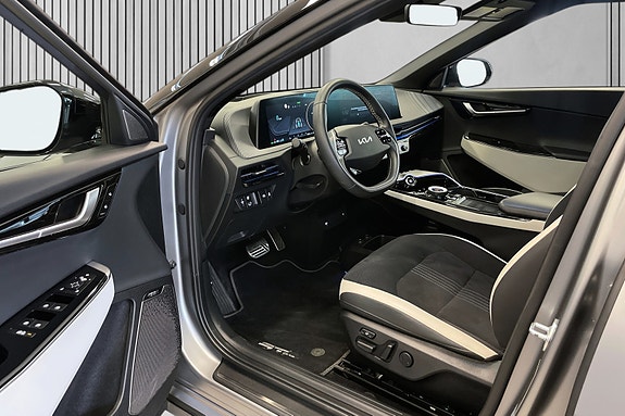 Kia EV6 8 of 25