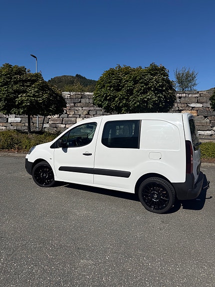 Citroen Berlingo 2 of 30