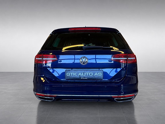 Volkswagen Passat 8 of 30