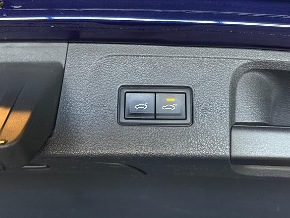 Volkswagen Passat 17 of 30