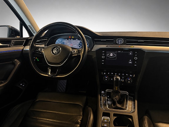 Volkswagen Passat 20 of 30