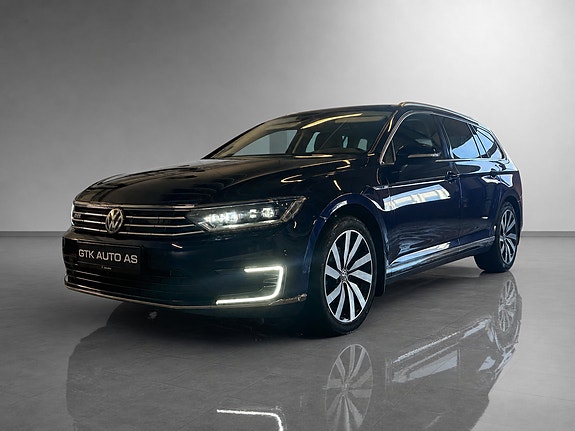 Volkswagen Passat 12 of 30