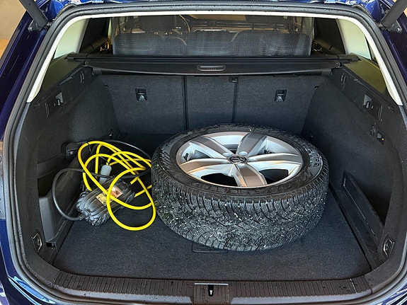 Volkswagen Passat 16 of 30