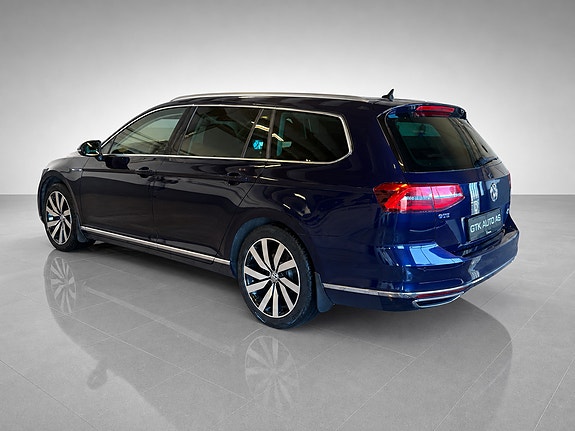 Volkswagen Passat 6 of 30