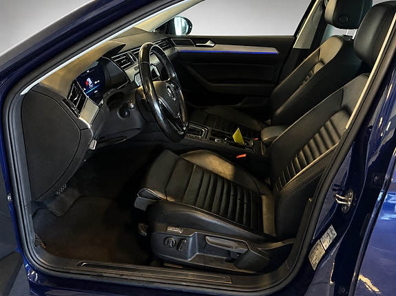 Volkswagen Passat 14 of 30