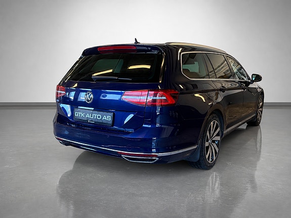 Volkswagen Passat 9 of 30