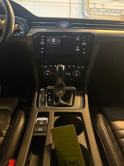 Volkswagen Passat 22 of 30
