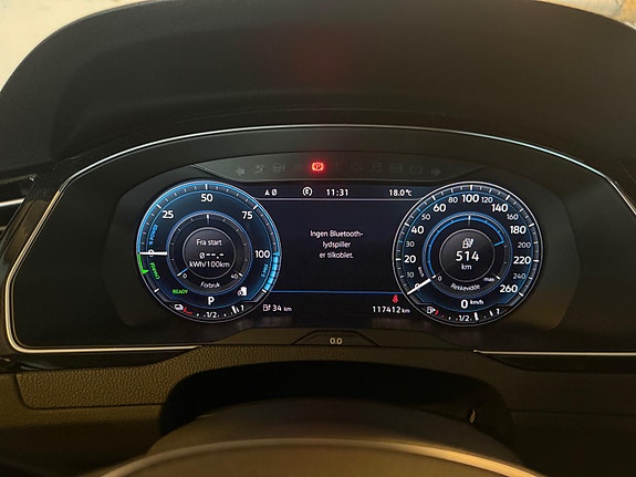 Volkswagen Passat 23 of 30