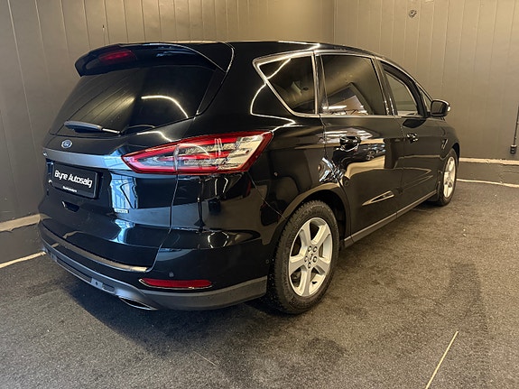 Ford S-MAX 3 of 30