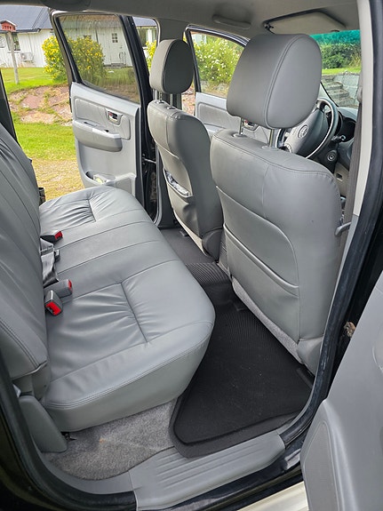 Toyota HiLux 16 of 20