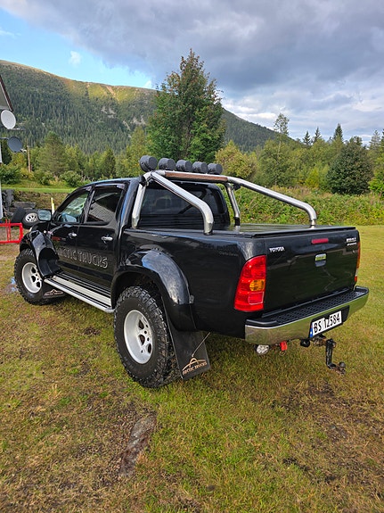 Toyota HiLux 4 of 20