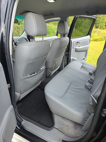 Toyota HiLux 17 of 20