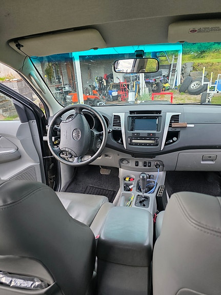 Toyota HiLux 14 of 20