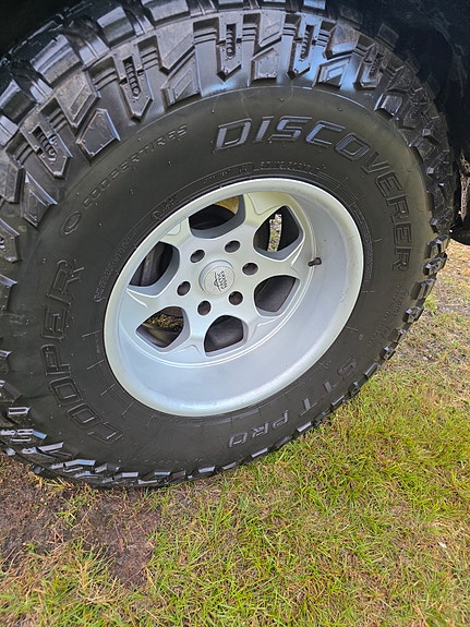 Toyota HiLux 9 of 20