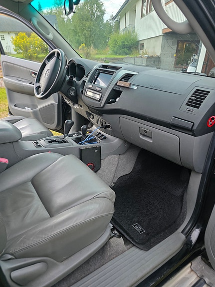 Toyota HiLux 19 of 20