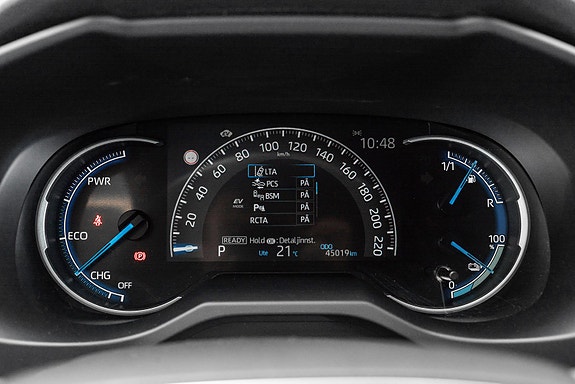 Toyota RAV4 Plug-in Hybrid 18 of 30