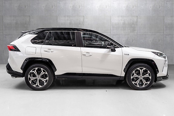 Toyota RAV4 Plug-in Hybrid 6 of 30