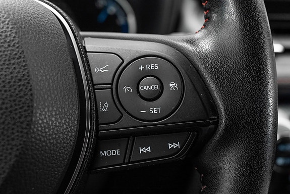 Toyota RAV4 Plug-in Hybrid 17 of 30