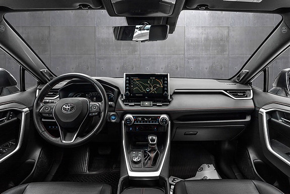 Toyota RAV4 Plug-in Hybrid 14 of 30