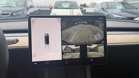 Tesla Model 3 20 of 23