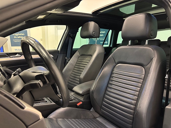 Volkswagen Passat 8 of 30
