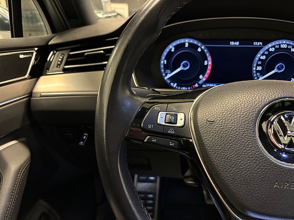 Volkswagen Passat 17 of 30