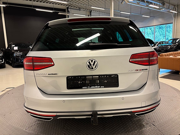 Volkswagen Passat 4 of 30