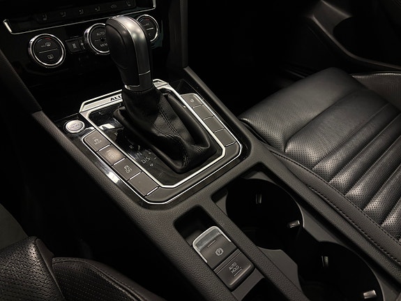 Volkswagen Passat 20 of 30
