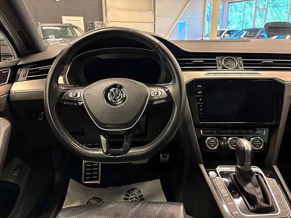 Volkswagen Passat 15 of 30