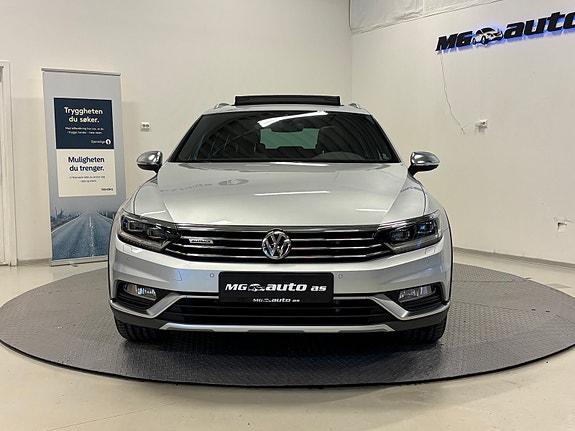Volkswagen Passat 7 of 30