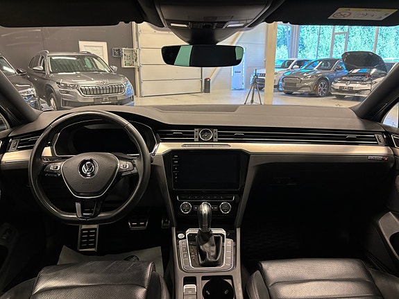 Volkswagen Passat 14 of 30