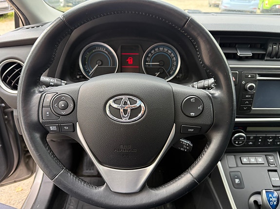 Toyota Auris 30 of 30